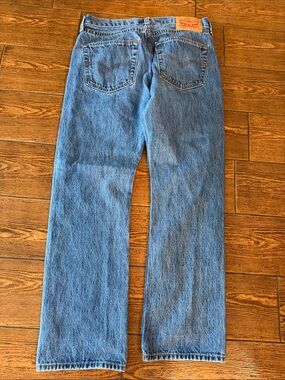 Levi’s 501 button fly denim jeans. size W32 L30